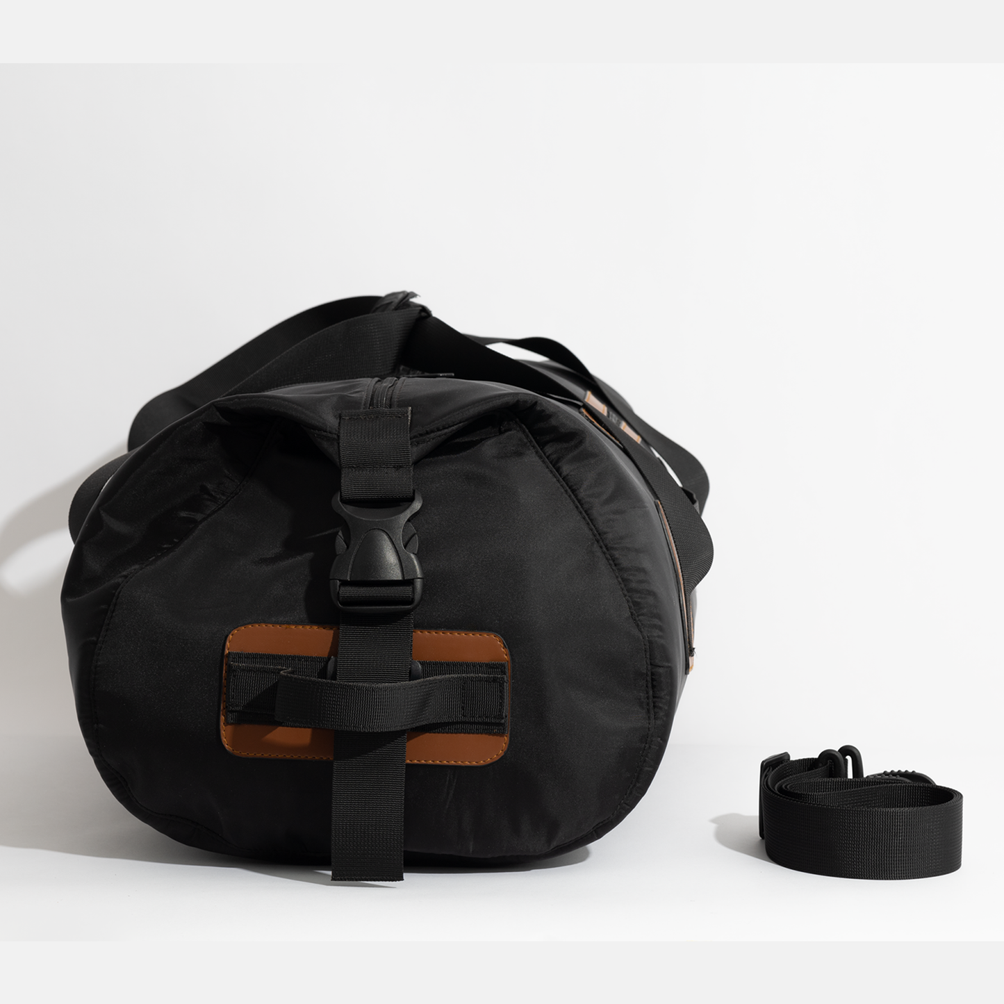 حقيبة دافل تيتان - أسود وبني